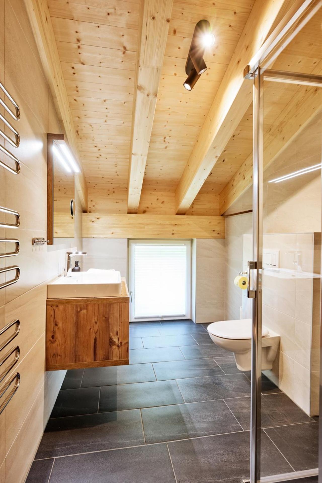 Appartamento Alpenstolz Damuels Haus 1 - Stilvoll Urlauben In Den Bergen Esterno foto